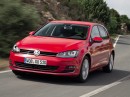 VW Golf VII › красного цвета