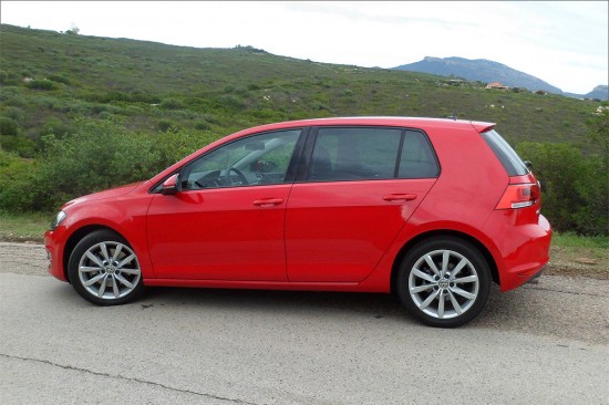 VW Golf 7 красного цвета