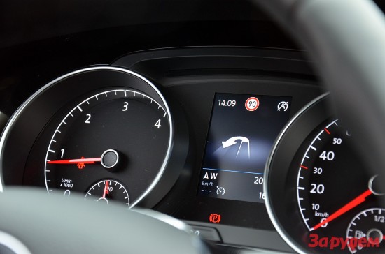Volkswagen Golf 7 › экран информационный